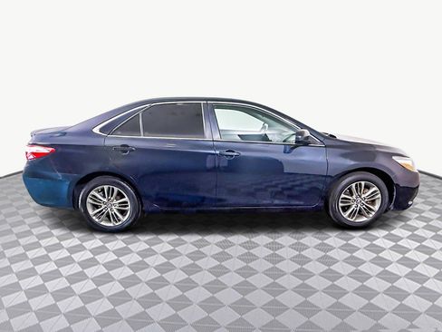 Used 2016 Toyota Camry SE image 11