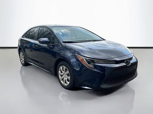 Used 2021 Toyota Corolla LE image 3
