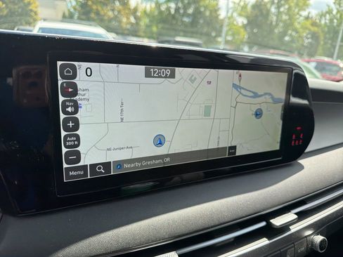Used 2023 Hyundai Palisade SEL FWD image 7