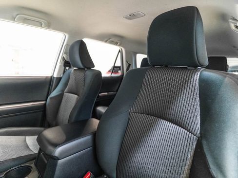 Used 2024 Toyota 4Runner TRD Off-Road image 6