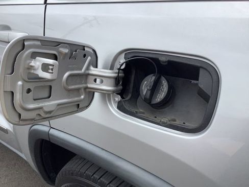 Used 2011 Jeep Grand Cherokee 70th Anniversary RWD image 23