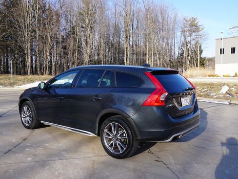 Used 2015 Volvo V60 T5 Cross Country w/ Protection Package image 3