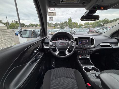Used 2024 GMC Terrain SLE FWD image 28