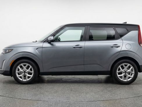 Used 2025 Kia Soul LX w/ LX Technology Package FWD image 5