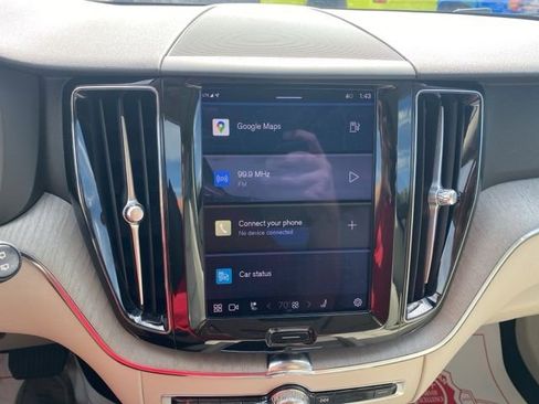 Used 2023 Volvo XC60 B5 Plus image 22