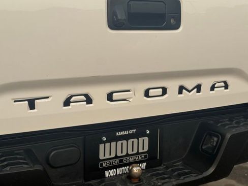 Used 2022 Toyota Tacoma SR image 40