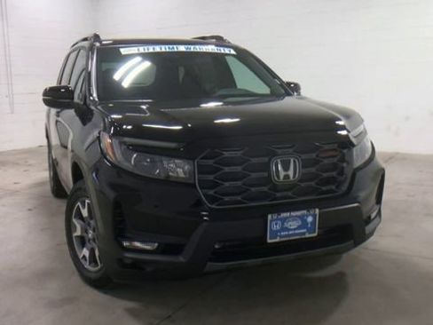 Used 2023 Honda Passport TrailSport image 6