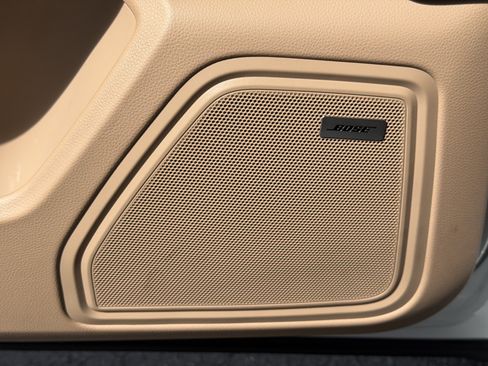 Certified 2024 Porsche Macan AWD/4WD image 24