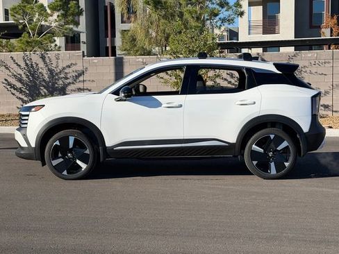 New 2026 Nissan Kicks SR w/ Cold Weather Package FWD image 2