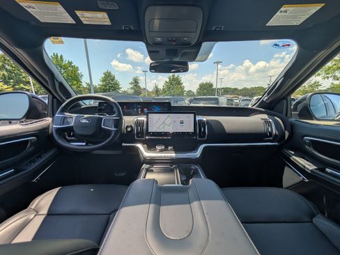 New 2026 Ford Expedition Max Platinum w/ Stealth Appearance Package AWD/4WD image 18