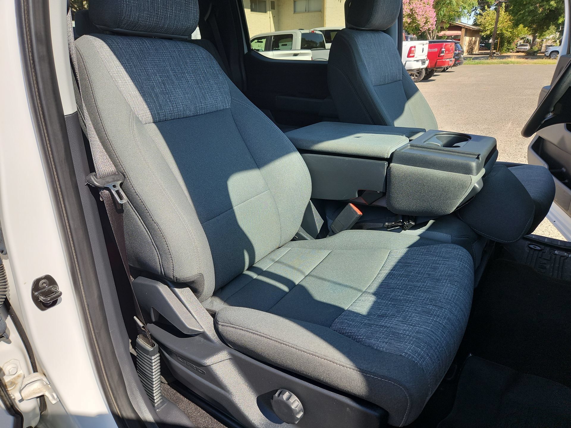 Used 2022 Ford F150 XLT w/ Trailer Tow Package AWD/4WD image 24