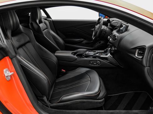 Used 2020 Aston Martin V8 Vantage Coupe RWD image 54