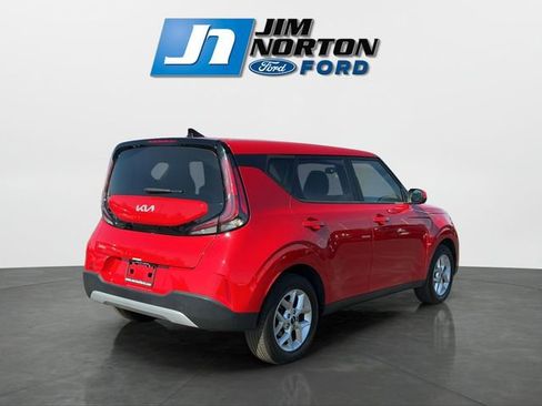 Used 2024 Kia Soul LX w/ Option Group 015 image 3