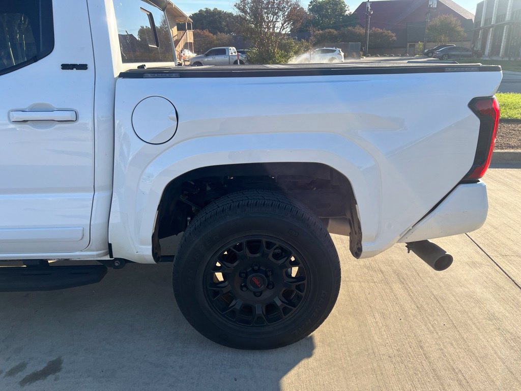 Used 2024 Toyota Tacoma SR5 AWD/4WD image 11