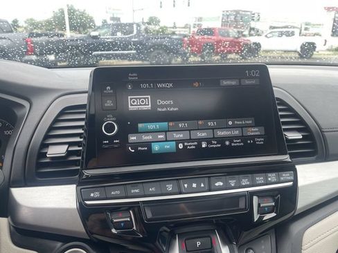Used 2025 Honda Odyssey EX-L image 22
