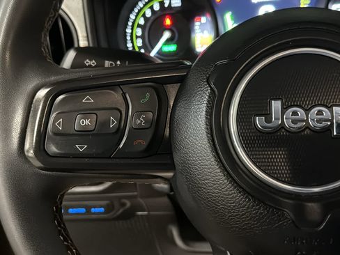 Used 2024 Jeep Wrangler Unlimited w/ Convenience Group AWD/4WD image 12