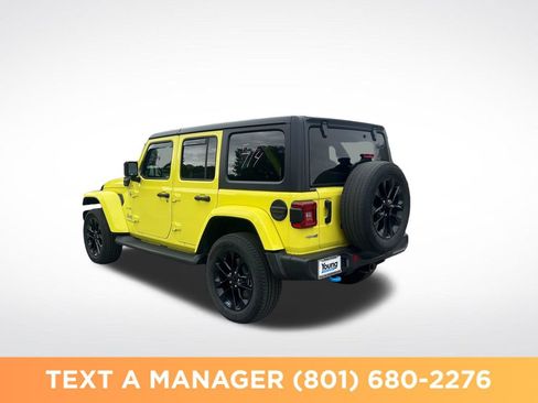 Used 2022 Jeep Wrangler Unlimited Sahara w/ Cold Weather Group AWD/4WD image 3