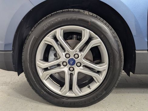 Used 2018 Ford Edge Titanium w/ Equipment Group 301A FWD image 9