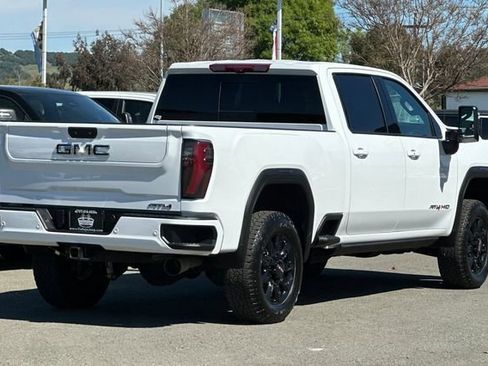 Used 2025 GMC Sierra 2500 AT4 w/ AT4 Premium Plus Package image 4