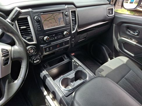 Used 2019 Nissan Titan SV w/ SV Convenience Package AWD/4WD image 29