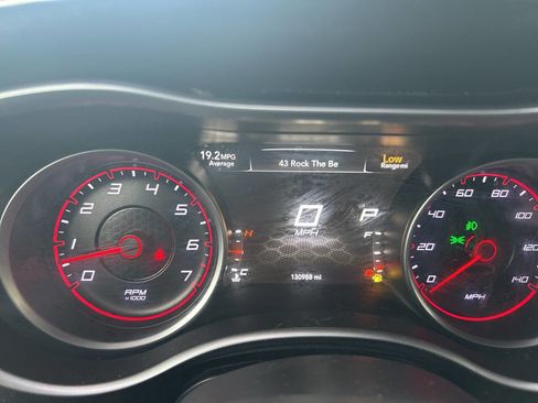 Used 2016 Dodge Charger SXT RWD image 28