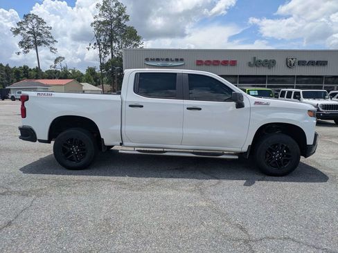Used 2019 Chevrolet Silverado 1500 Custom Trail Boss w/ Custom Convenience Package AWD/4WD image 3