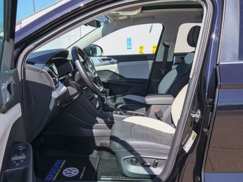 Certified 2025 Volkswagen Taos SEL image 11