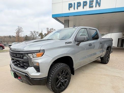 New 2026 Chevrolet Silverado 1500 Custom Trail Boss w/ LPO, Dark Essentials Package AWD/4WD image 5
