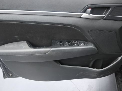 Used 2020 Hyundai Elantra SEL w/ Cargo Package (C1) FWD image 11