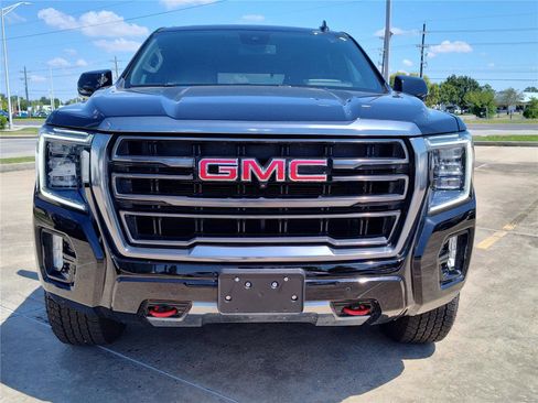 Used 2024 GMC Yukon AT4 w/ Technology Package image 13