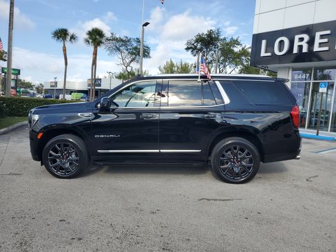 Used 2023 GMC Yukon Denali w/ Advanced Technology Package image 8