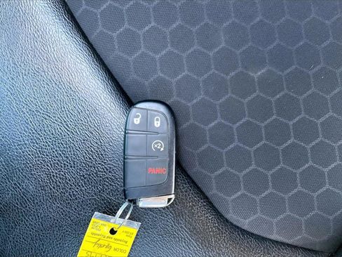 Used 2020 Jeep Compass Latitude image 10