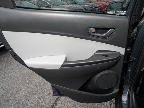 Used 2022 Hyundai Kona SEL w/ Cargo Package image 8