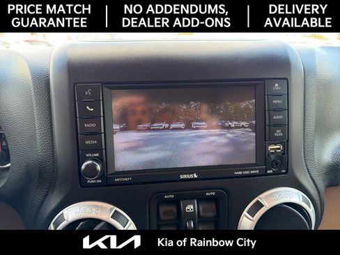 Used 2013 Jeep Wrangler Unlimited Rubicon w/ Connectivity Group image 23