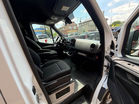 Used 2019 Mercedes-Benz Sprinter 170 image 20