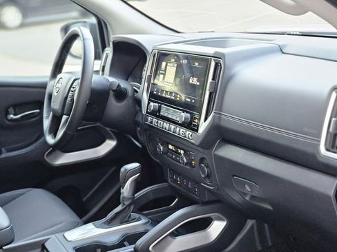 Certified 2025 Nissan Frontier SV w/ SV Convenience Package RWD image 13