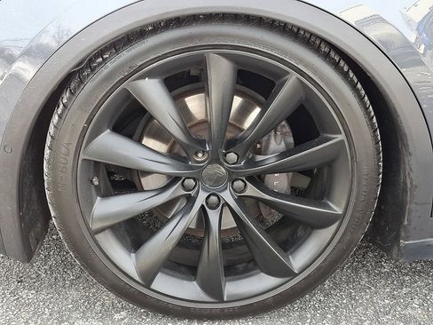 Used 2016 Tesla Model X 90D image 9