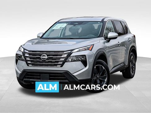 Used 2024 Nissan Rogue SV image 1
