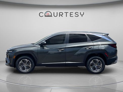 New 2026 Hyundai Tucson Blue SE AWD/4WD image 2