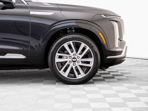 New 2026 Cadillac Vistiq Luxury w/ LPO, Floor Liner Package image 36