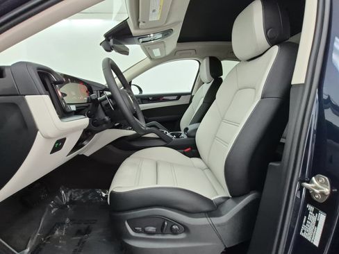 New 2026 Porsche Cayenne Coupe AWD/4WD image 5