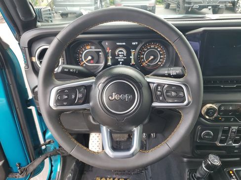 Used 2024 Jeep Wrangler Unlimited Sahara AWD/4WD image 20