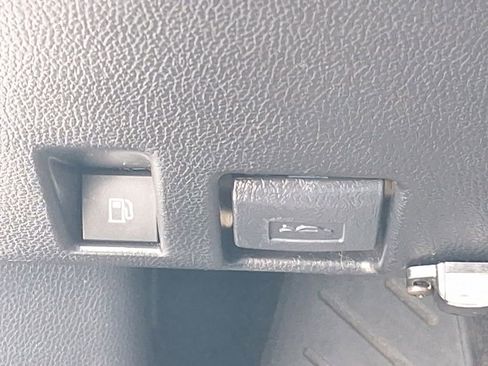 Used 2021 Toyota RAV4 XLE image 22