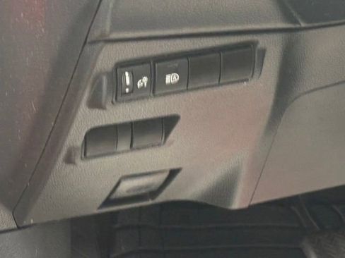 Used 2024 Toyota Corolla Cross XLE FWD image 14