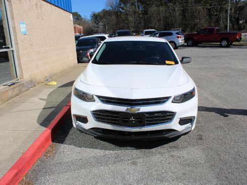 Used 2017 Chevrolet Malibu LS image 2