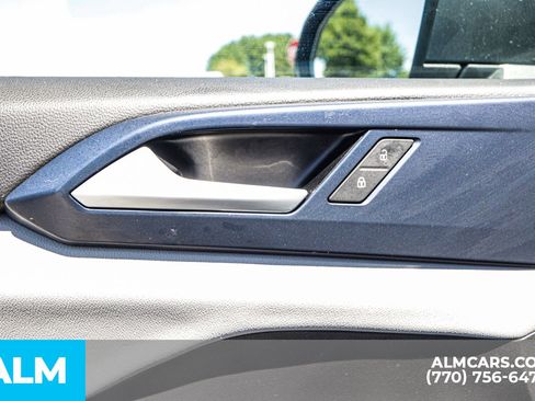 Used 2022 Volkswagen Taos SE image 52