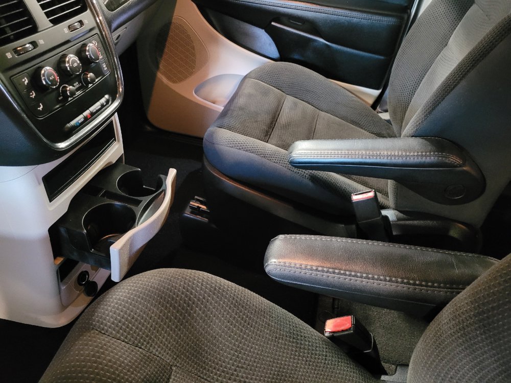 Used 2019 Dodge Grand Caravan SE FWD image 26