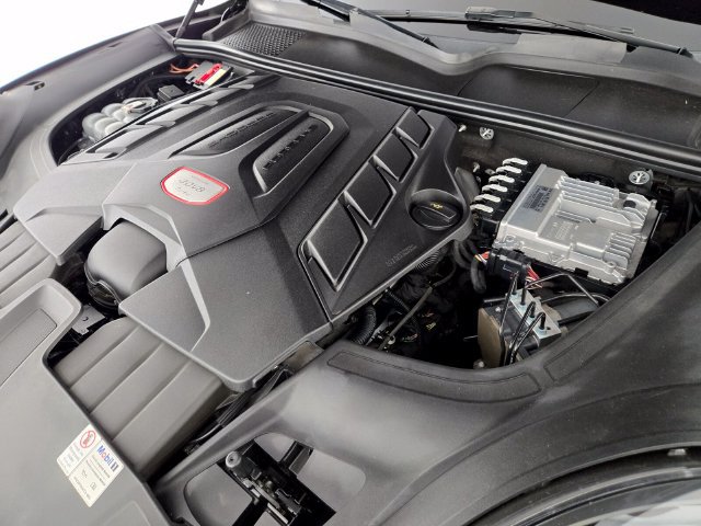 Used 2020 Porsche Cayenne Turbo AWD/4WD image 19