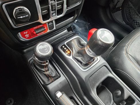 Used 2022 Jeep Gladiator Mojave w/ LED Lighting Group AWD/4WD image 26