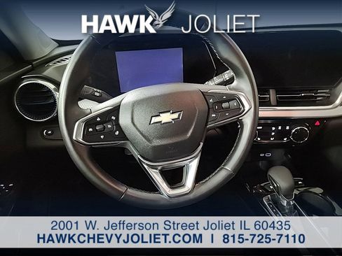 Used 2025 Chevrolet Trax LT w/ LT Convenience Package FWD image 14